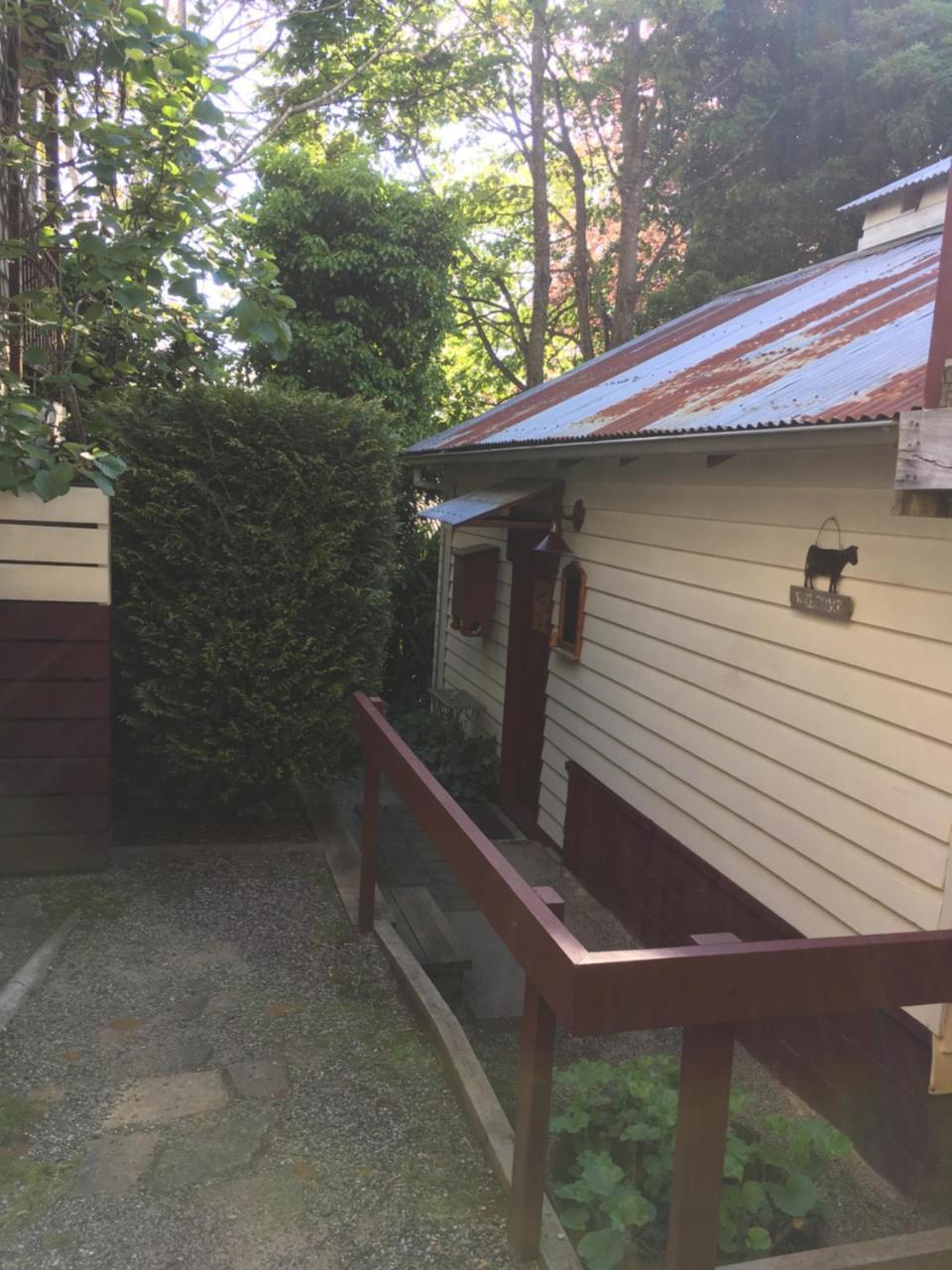 Stone'S Throw Cottage Bed And Breakfast Belgrave Bagian luar foto